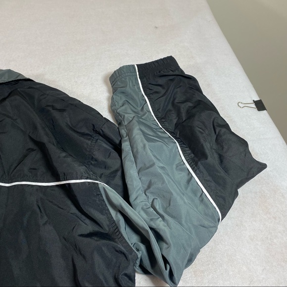 Reebok Jacket Men’s 2XL Zip Lined Jacket pockets Black gray light Windbreaker - Picture 10 of 14